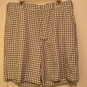 IZOD Mens Plaid Golf Shorts - Size 38